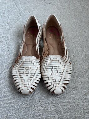 Comfortiva Woven Leather Huarache Flats Off-White Cream - Women’s Size 9 M
